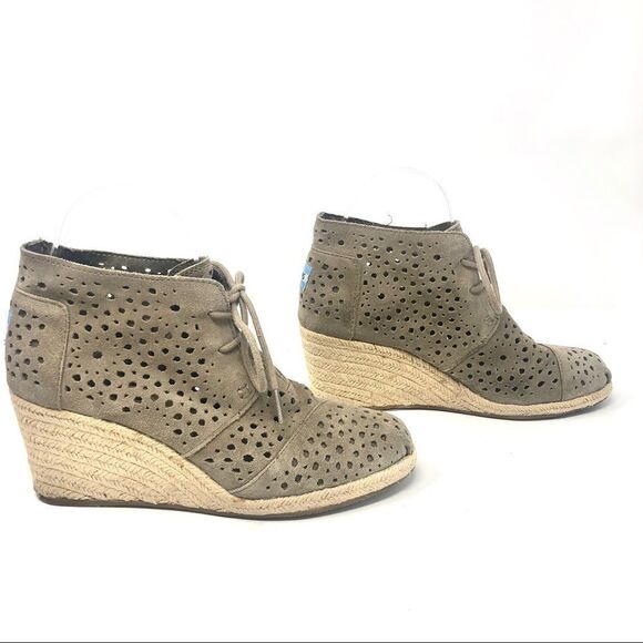 TOMS Perforated Tan Suede Espadrille Desert Boots - Picture 2 of 8